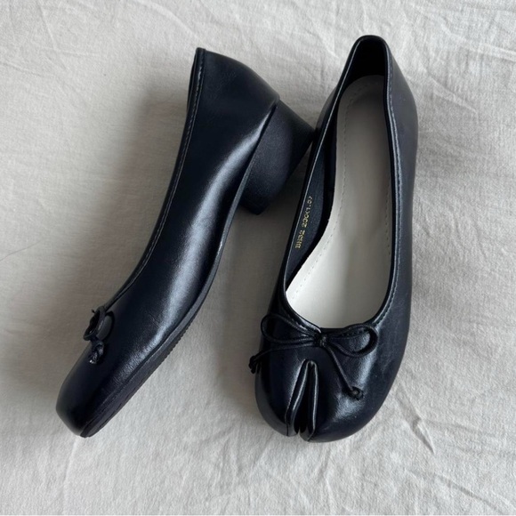 Black tabi shoes with block kitten heels - Picture 2 of 3